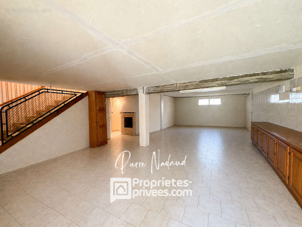 Maison Les Eglisottes Et Chalaures 6 pièces 5 chambres - photo 15
