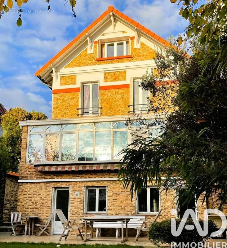 Photo 1 - Maison à SAINT-MAUR-DES-FOSSES