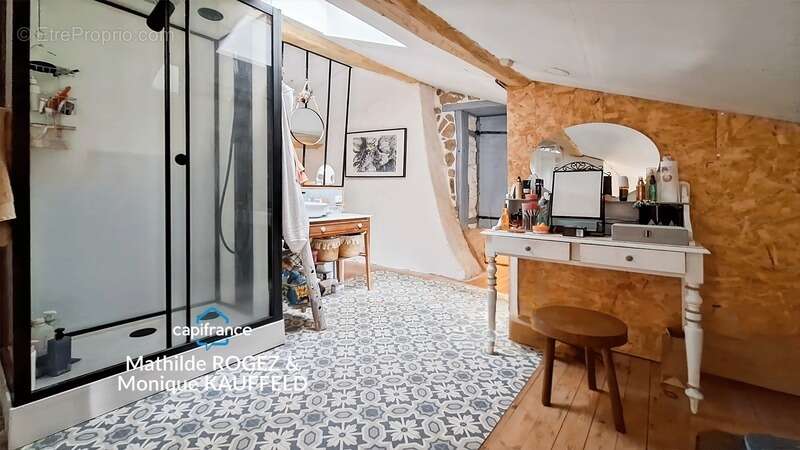 Maison à TOURS-SUR-MEYMONT