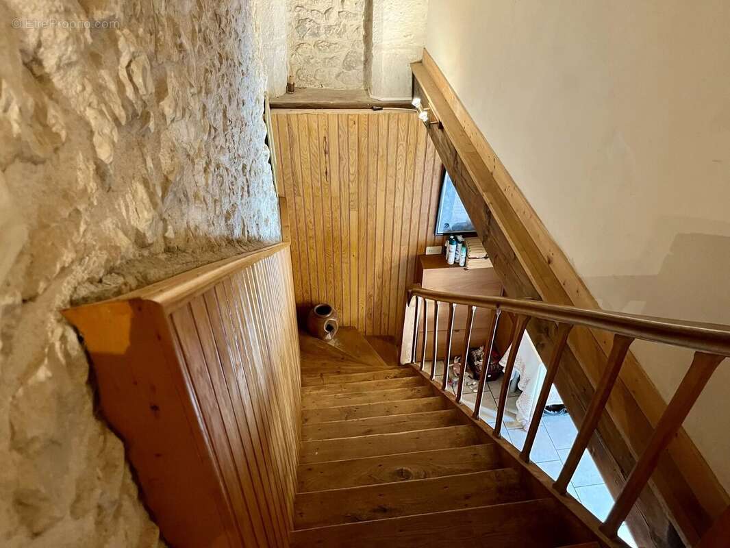 Maison de 3 chambres dans le centre d'une ville commercial - photo 10