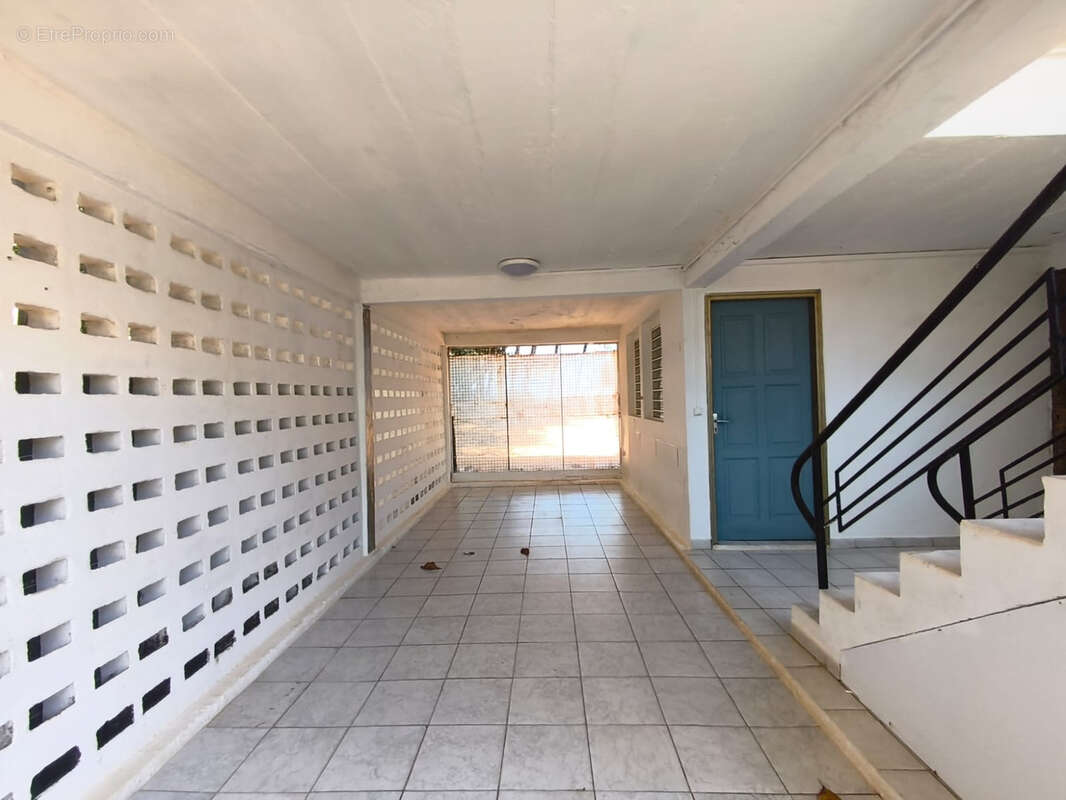 Maison à REMIRE-MONTJOLY