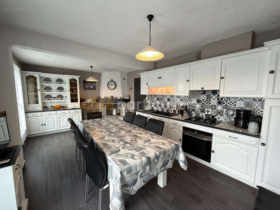 Maison à SAINT-SEBASTIEN-DE-MORSENT