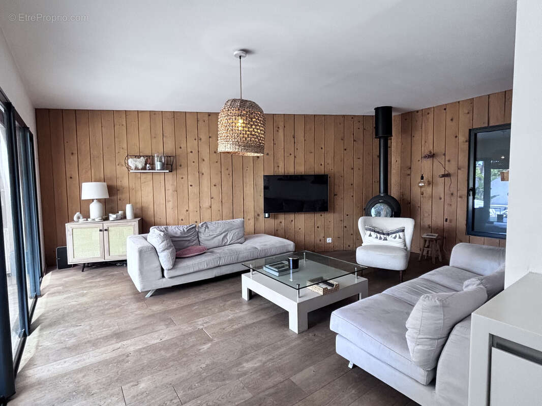 Maison à SAINT-CYR-SUR-MER