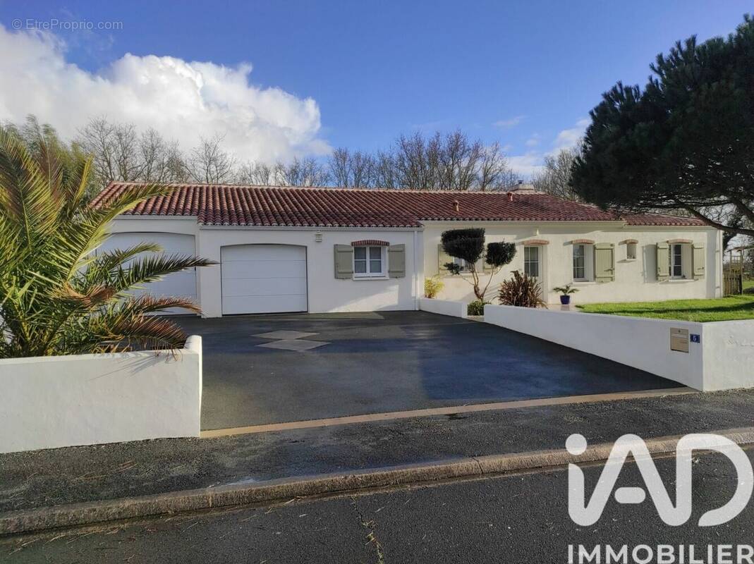 Photo 1 - Maison à SAINT-GEORGES-DE-POINTINDOUX