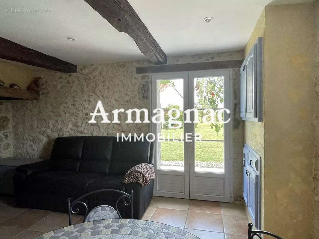 Maison à VIC-FEZENSAC