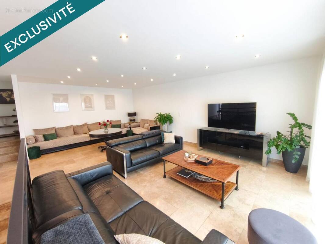 Photo 1 - Maison à SAINT-ETIENNE