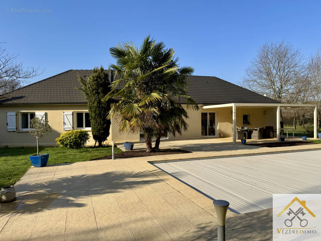 Maison à VARETZ