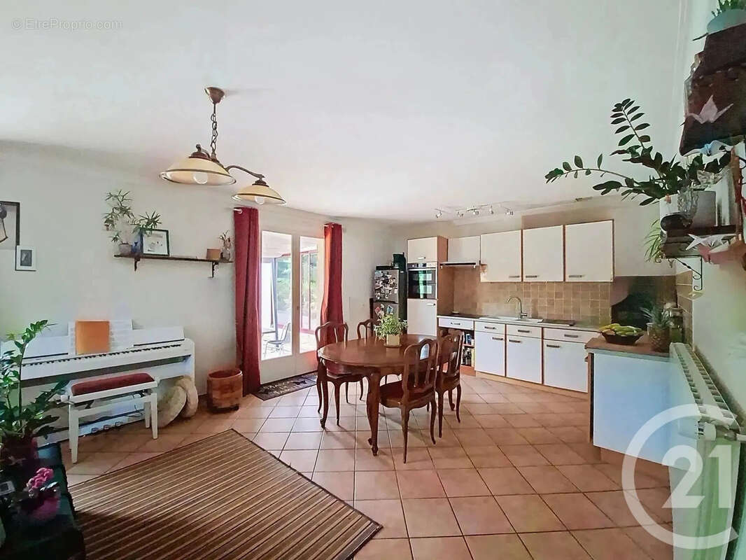 Maison à SAINT-ROMAIN-EN-GAL