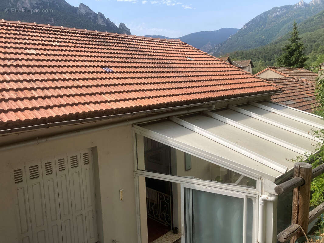 Axat, maison 3 chambres, grand séjour, terrasse, véranda, garage. - photo 21