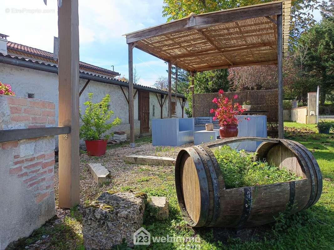 Maison à SAINT-JEAN-POUTGE