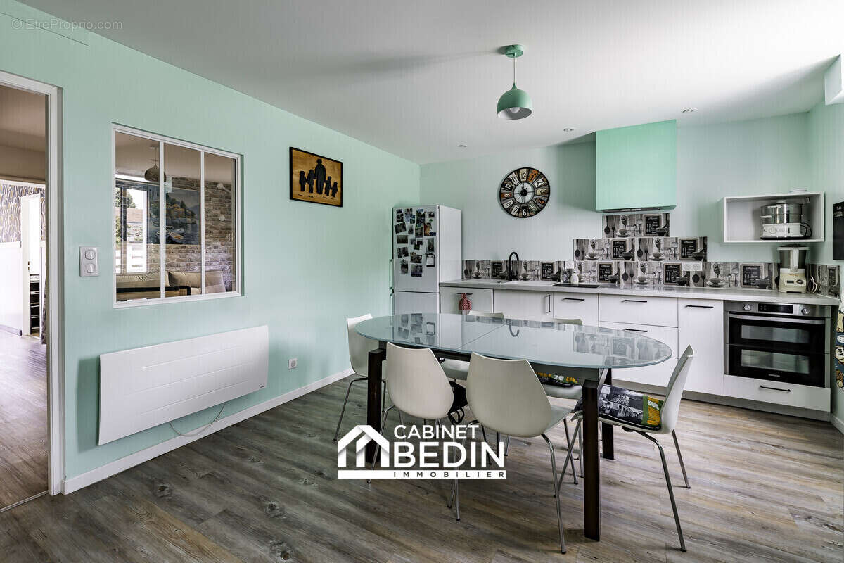 Maison 95 m² à Saint-Medard-En-Jalles  - photo 5