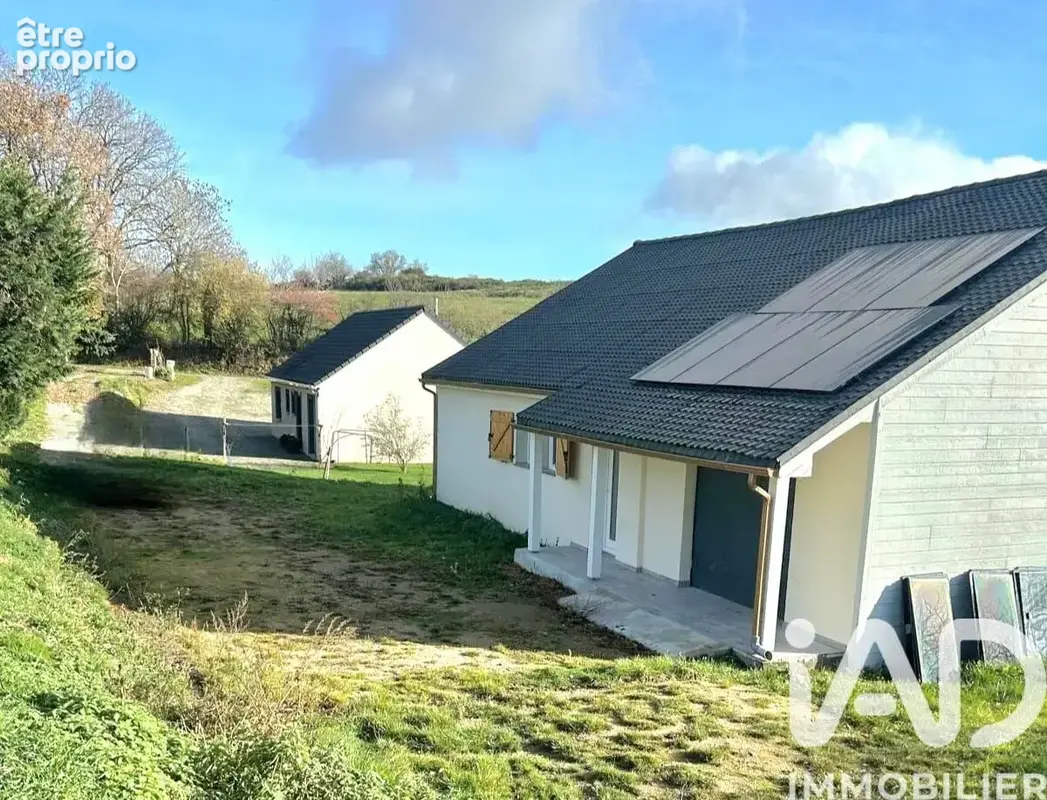 Photo 1 - Maison à CHARBONNIERES-LES-VARENNES