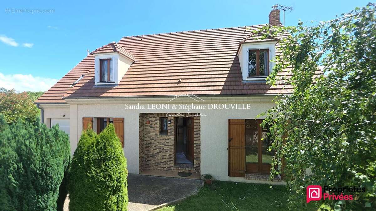 Maison à EPERNON