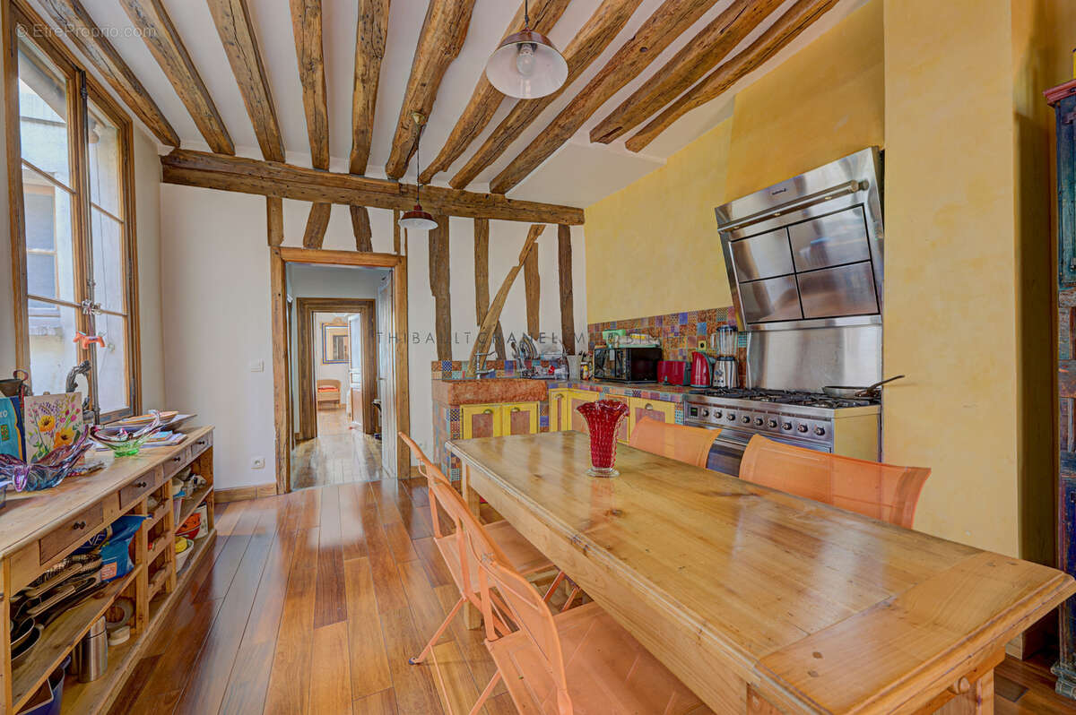 Appartement à PARIS-2E