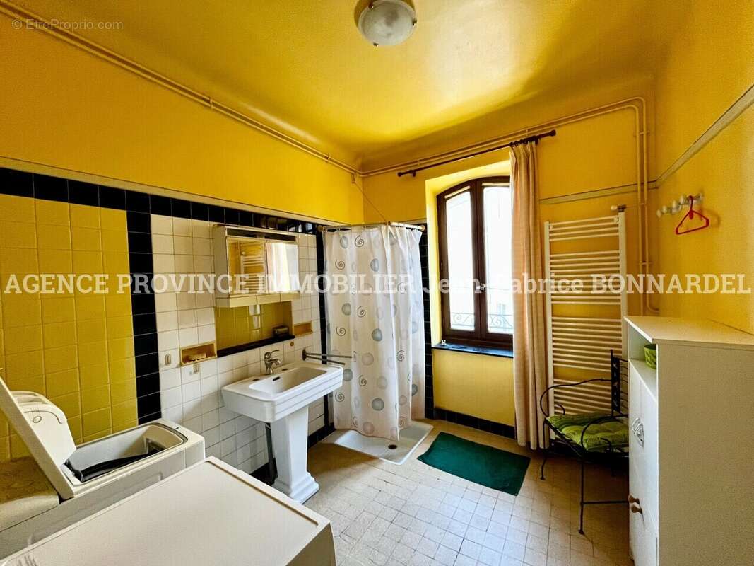 Maison 112 m² à Suze-La-Rousse  - photo 10