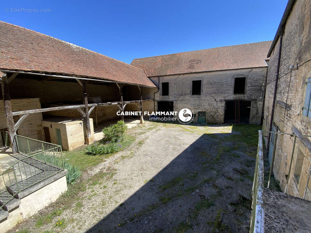 Maison à BAIGNEUX-LES-JUIFS