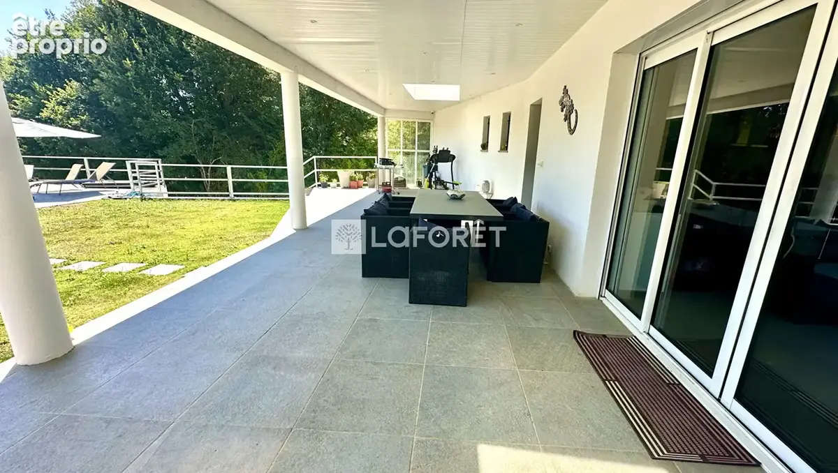 Maison Cuges Les Pins 6 pièces 3 chambres 140 m2 avec piscine - photo 12