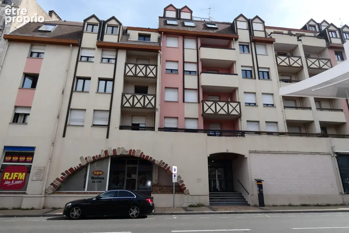 MONTLUÇON centre ville proche toutes commodités agréable appartement T3 avec balcons et garage - photo 10