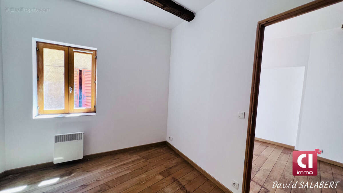 Appartement à LA ROQUEBRUSSANNE