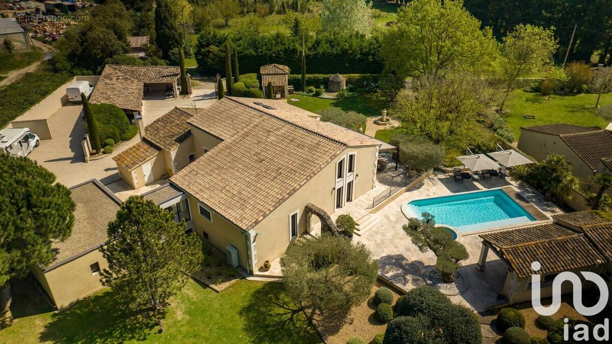 Photo 1 - Maison à CHATEAURENARD