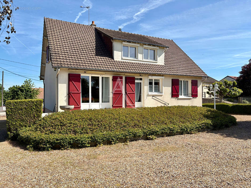 Maison à SAINT-JULIEN-DE-CHEDON
