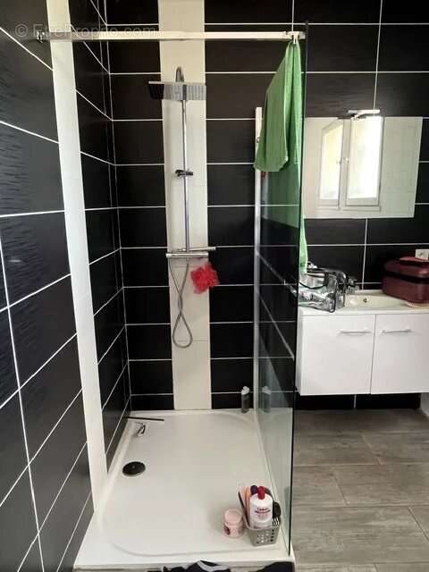 Grande maison et son terrain. Possibilité de 2 logements! - photo 16