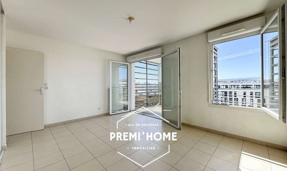 Appartement à MARSEILLE-2E