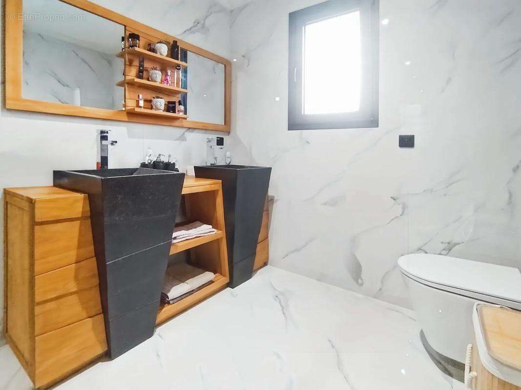 Maison à SAINT-SAUVEUR-D'AUNIS