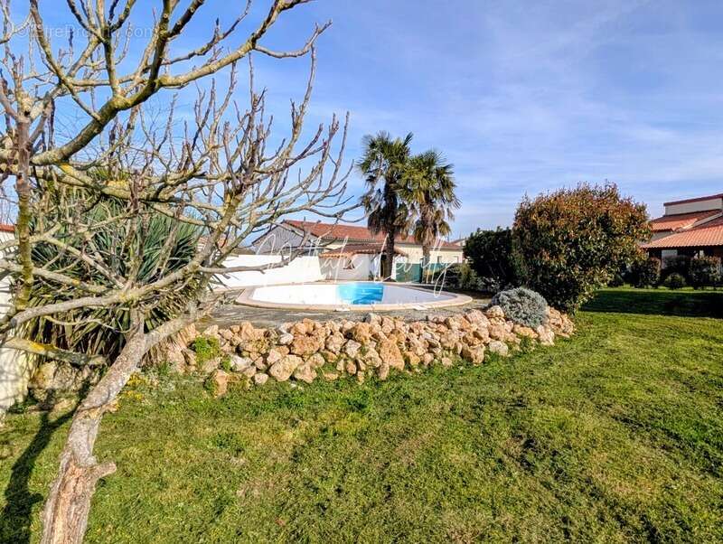 Grange et vaste terrain de 1135 m² – Potentiel d'agrandissement – Lavernose-Lacasse - photo 8