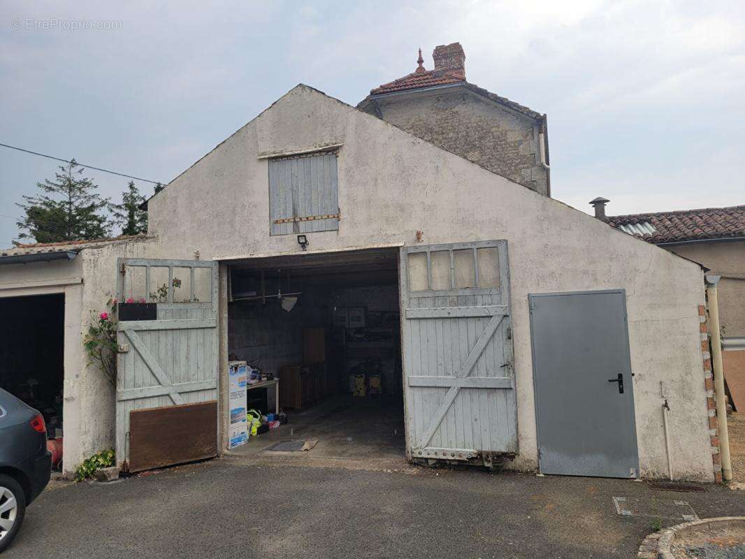 Maison à FONTENAY-LE-COMTE