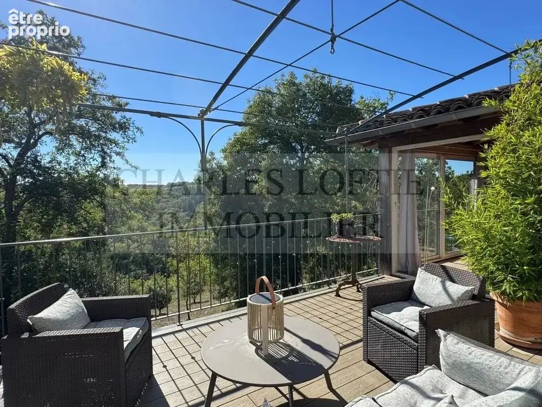 Propriété de caractère au cœur de 17 hectares de nature, avec maison principale, gîtes et piscine - photo 4