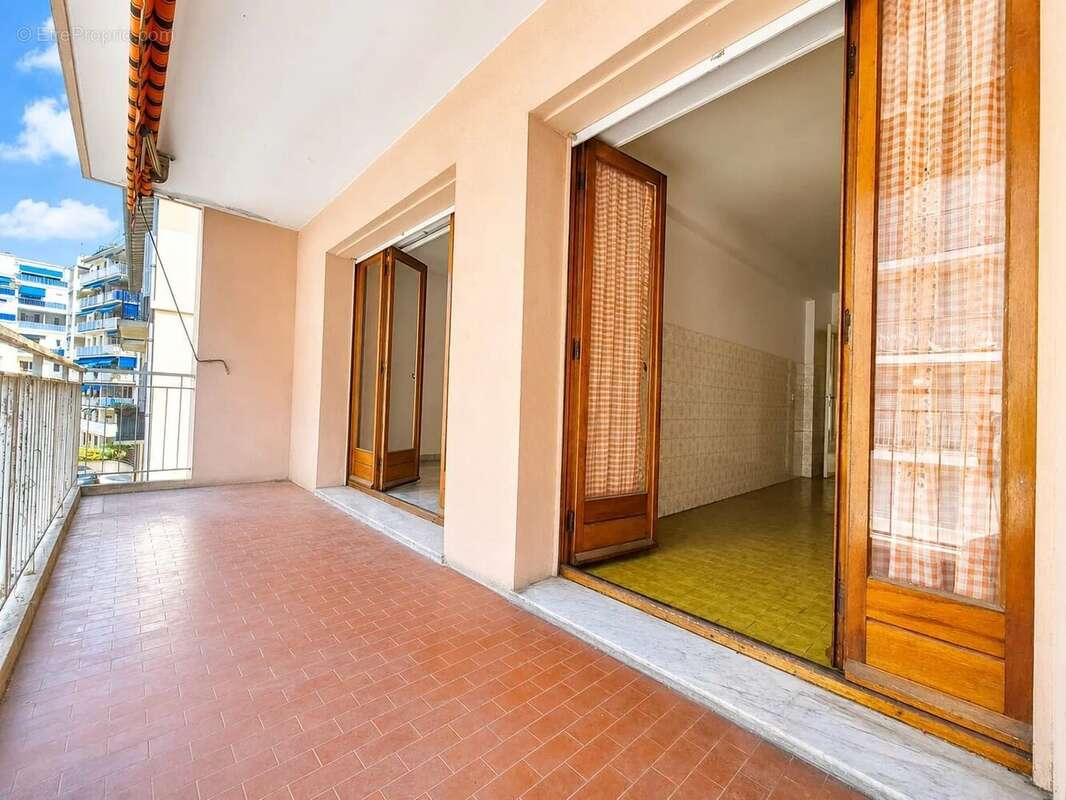 Nice - le port - 3 pieces - terrasse - garage - photo 3