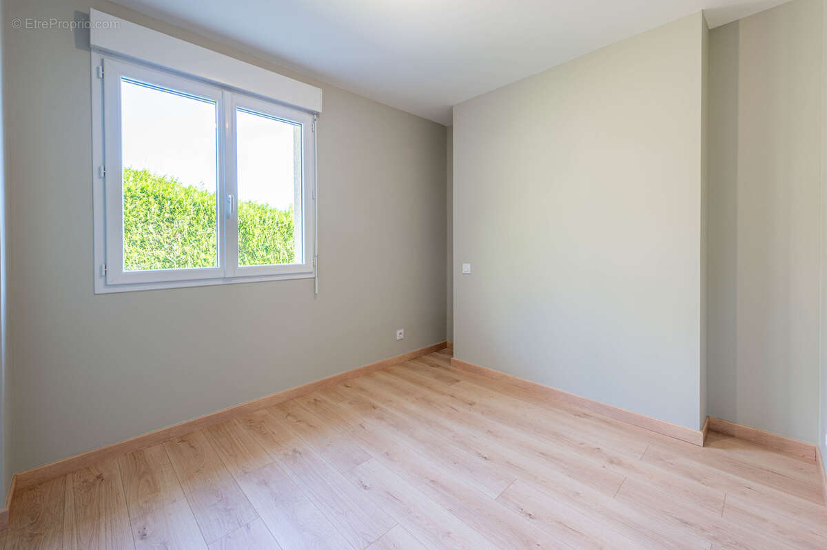 Appartement à POISY