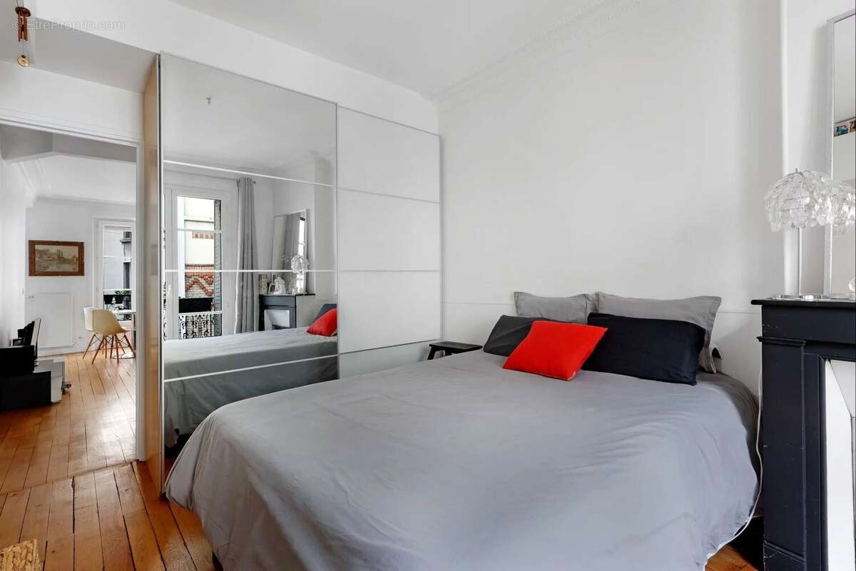 Appartement à PARIS-18E