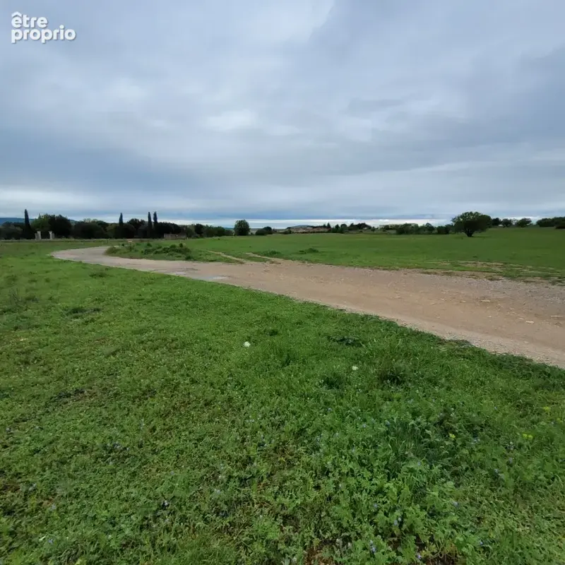 Terrain à PERTUIS