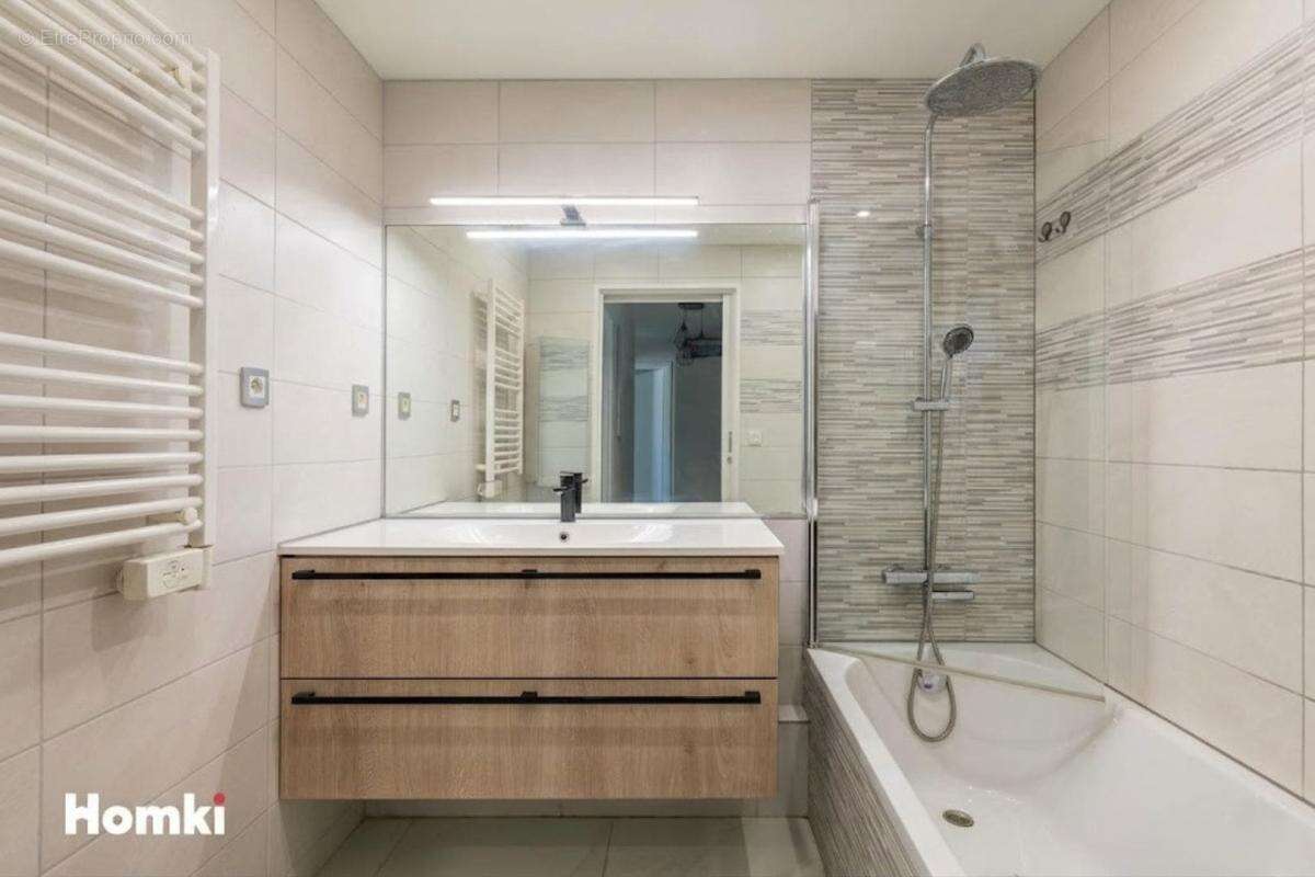 Appartement à VILLENEUVE-LOUBET