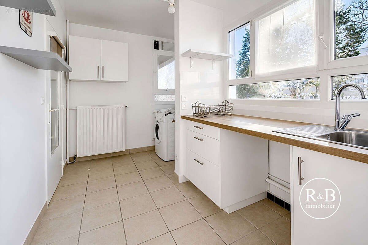 Appartement à LES CLAYES-SOUS-BOIS