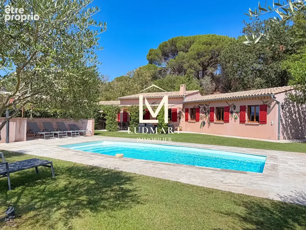 Vidauban   Villa récente de plain-pied avec piscine sur environ 7 500 m2 - photo 1