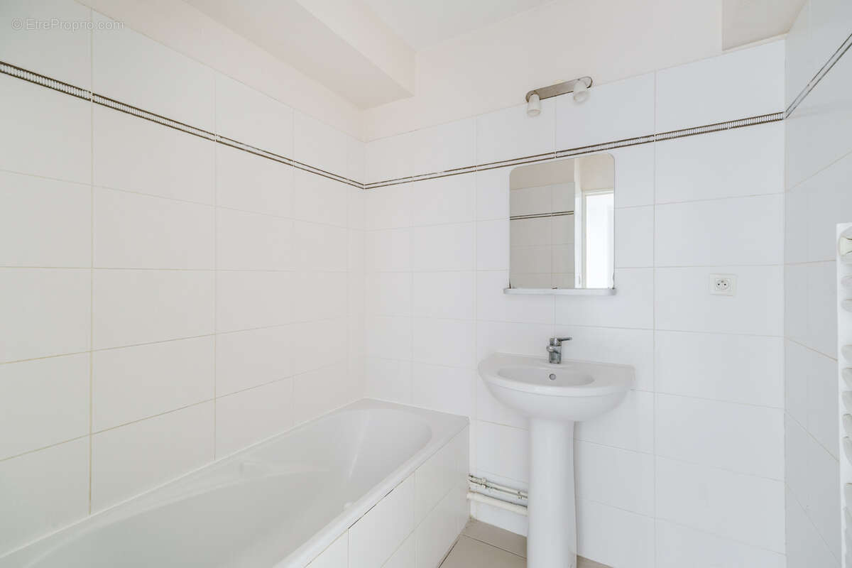 Opportunité : Bel Appartement T3 Coeur de ville - photo 8