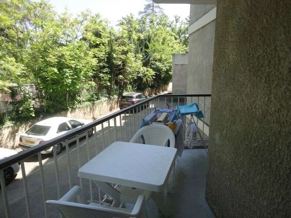 Appartement à GREOUX-LES-BAINS