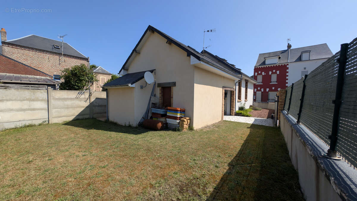 Maison indépendante au cœur du Crotoy avec jardin, terrasse et garage. - photo 12