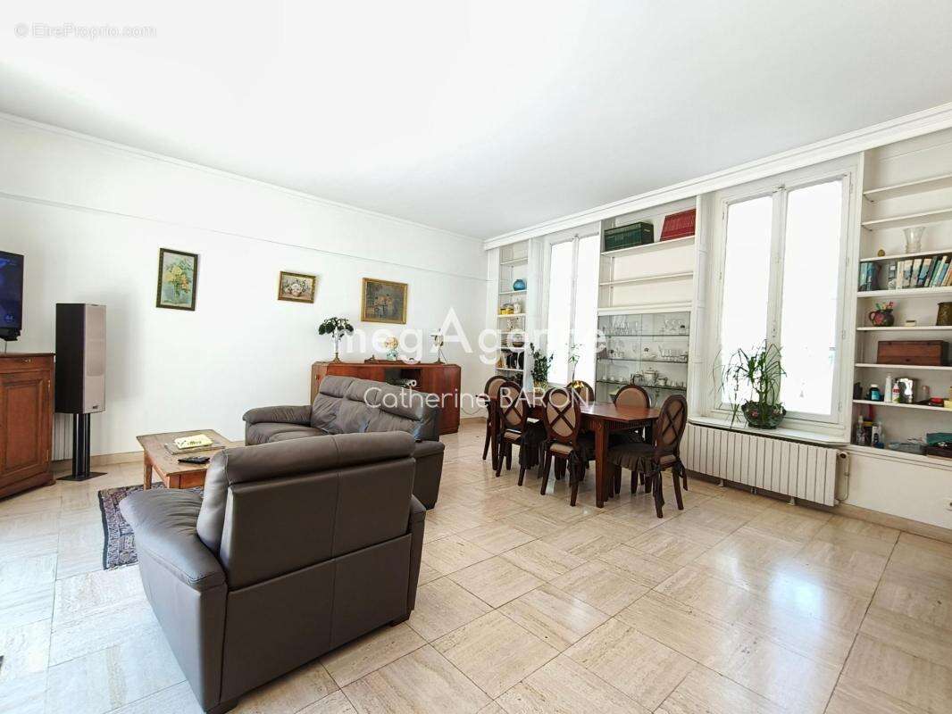 COGNAC – Maison de 175 m²  4 chambres  Piscine  Garage  Grenier aménageable - photo 4