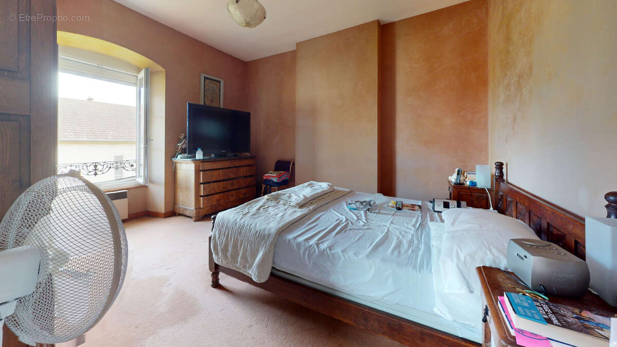 Maison à SERRE-LES-SAPINS