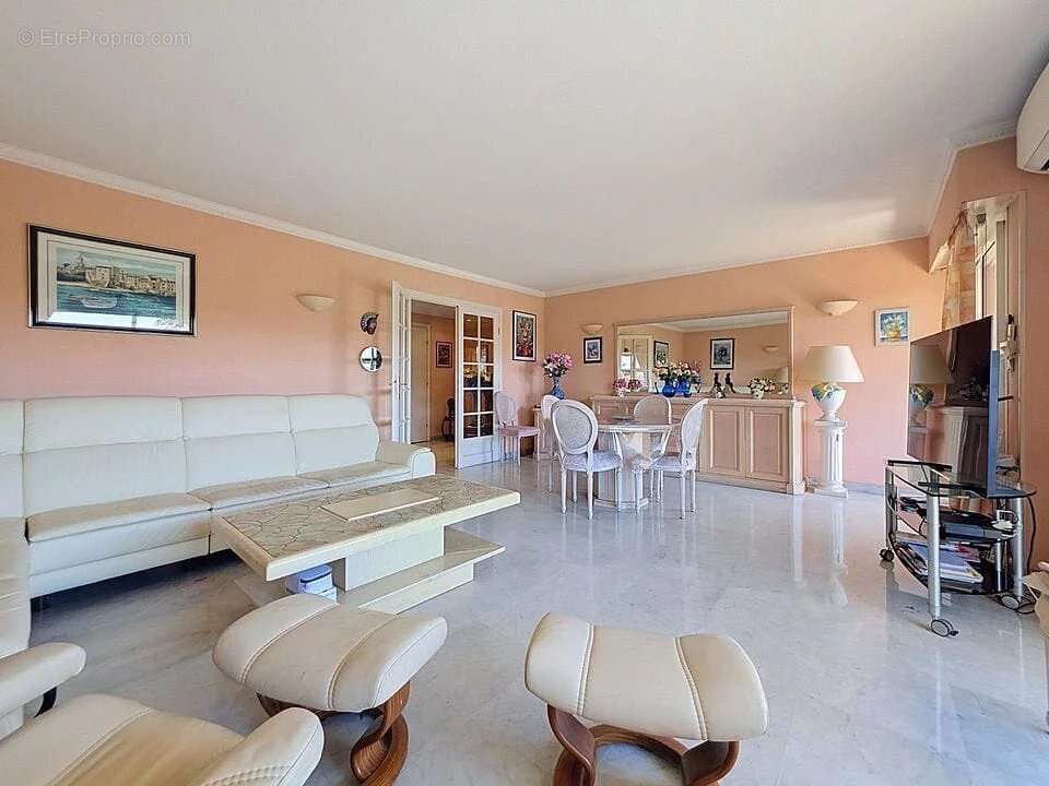 Appartement à LE CANNET
