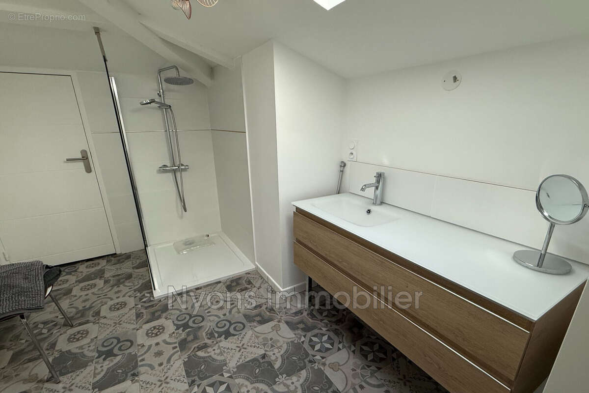 Appartement à NYONS
