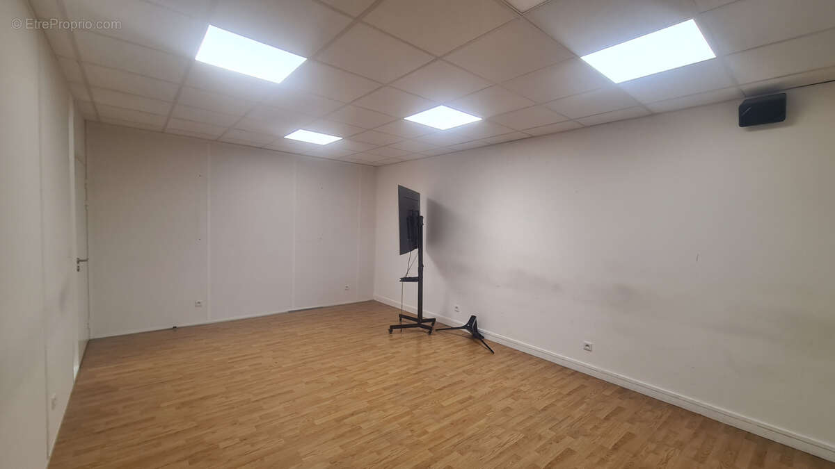 Commerce à PARIS-17E