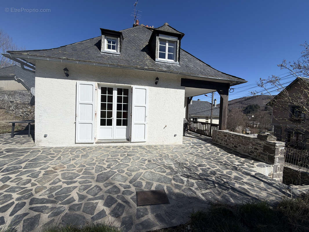Maison à CONDAT