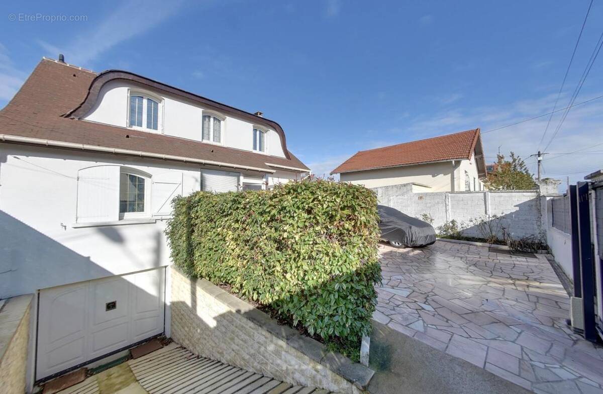 Maison À Vendre - photo 1