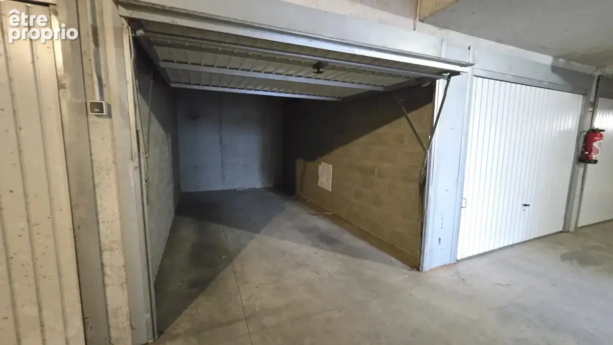 EXCLUSIVITE  ST CYR SUR LOIRE RESIDENCE CHAMBORD:  Au 6 Rue Claude Griveau, T3 avec terrasse , garage et piscine dans la résiden - photo 12