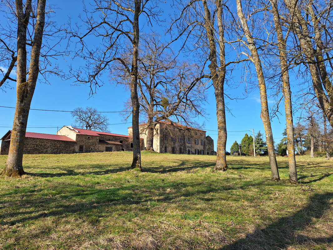 Maison à SUGERES
